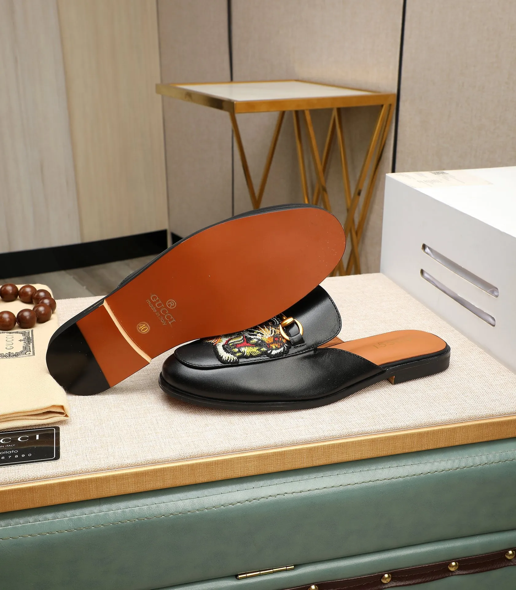 Men's clothing and shoes 💰380 (Gucci) The latest 🎁🎁 casual and fashionable men's shoes 👟 from the official website, hot style 💥 style is simple and elegant, exclusive for trendy men. Unique official website latest brand double G elements 👑 original Gucci decoration, fashionable and generous, original material original calfskin, ✅ fully imported first-layer pigskin lining, official website designated wear-resistant, lightweight original rubber casual outsole, counter classic model taken in kind, 38-44 black and white optional